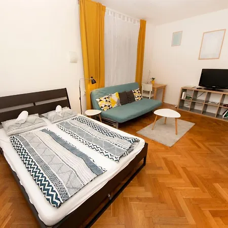 Fresh Bright Studio In City Centre Apartamento *